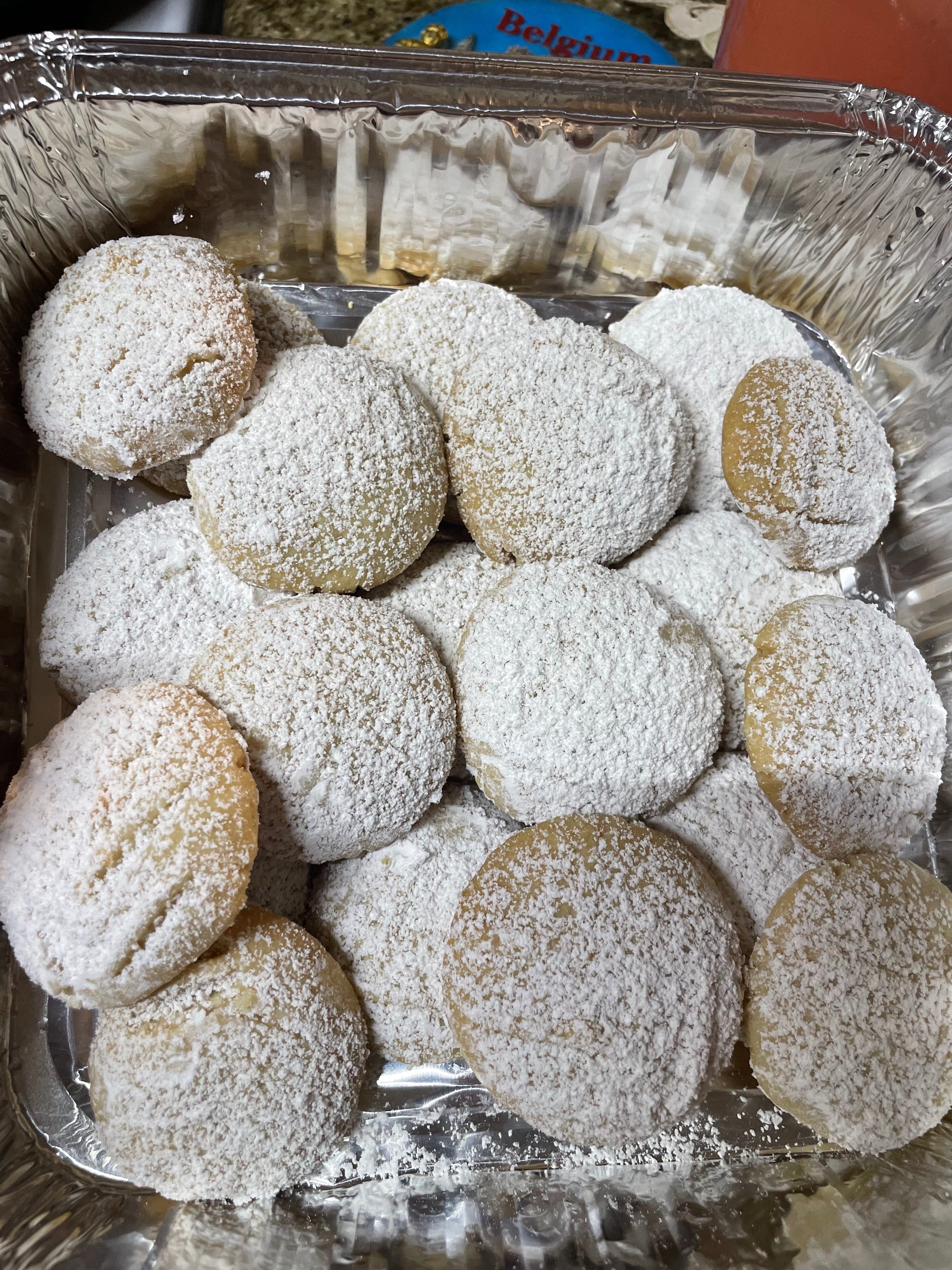 Kahk ( Butter cookies )